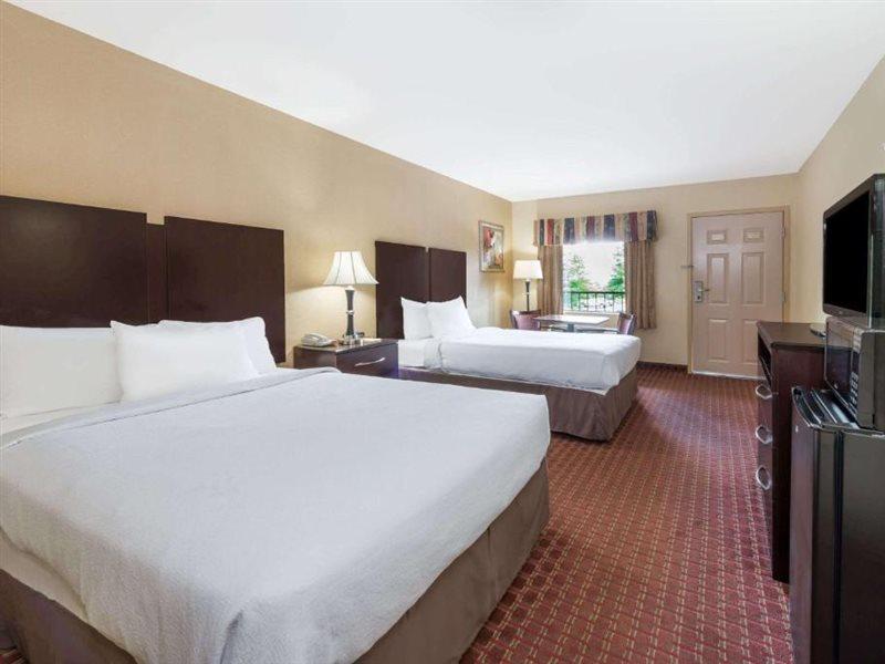 Days Se Hamburg Hotel 2*